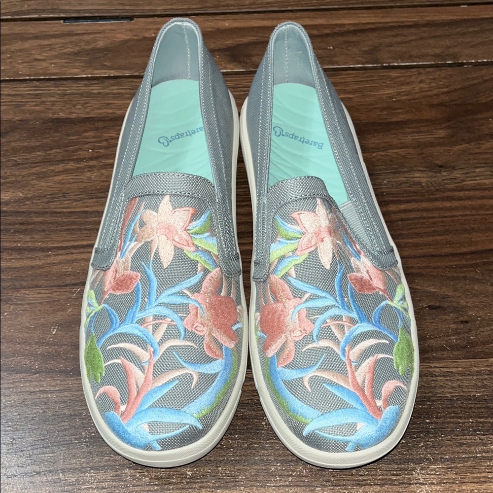 Baretraps Bonaire Embroidered  Women's slip on gray Floral Loafers  9.5M - Picture 2 of 6